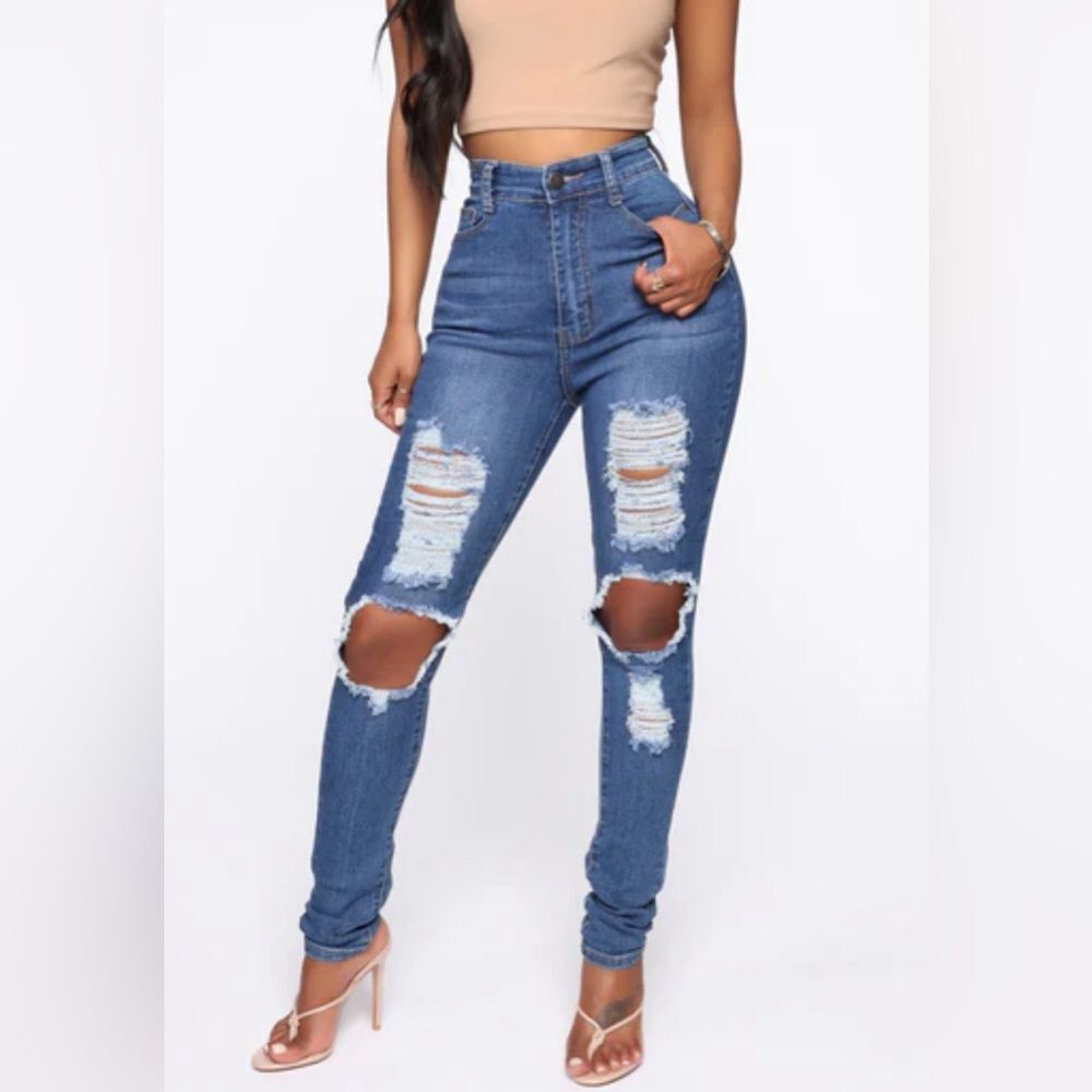 Fashion Nova Women’s Stretch Medium Blue High Rise Distressed Jeans Size 11/12
